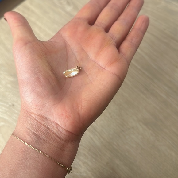 Catbird mermaid's treasure pearl charm - Picture 5 of 6